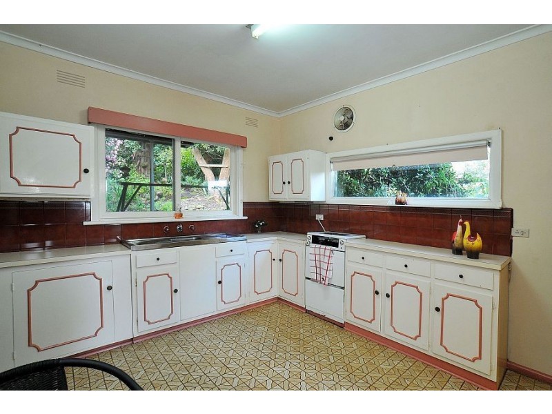 2 Ross Street, Tecoma VIC 3160