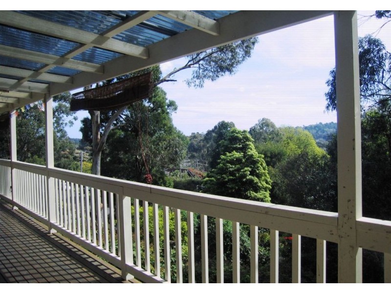 8 Ross Street, Tecoma VIC 3160