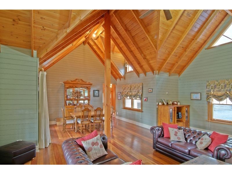 55 Kilvington Drive, Emerald VIC 3782