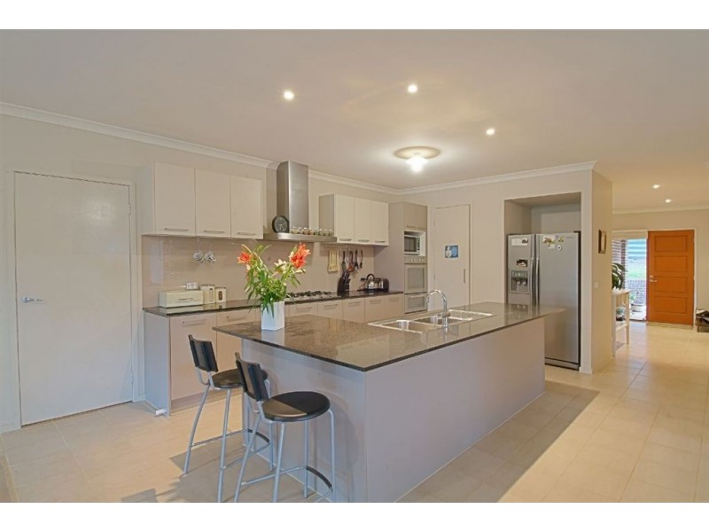 69 First ave, Cockatoo VIC 3781