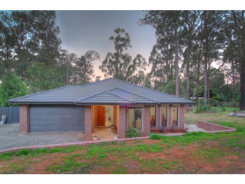 69 First ave, Cockatoo VIC 3781