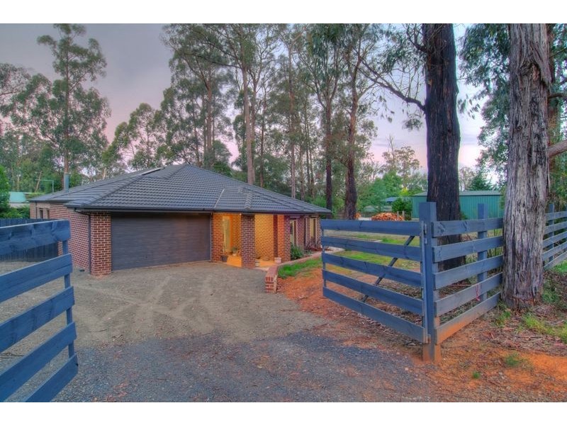 69 First ave, Cockatoo VIC 3781