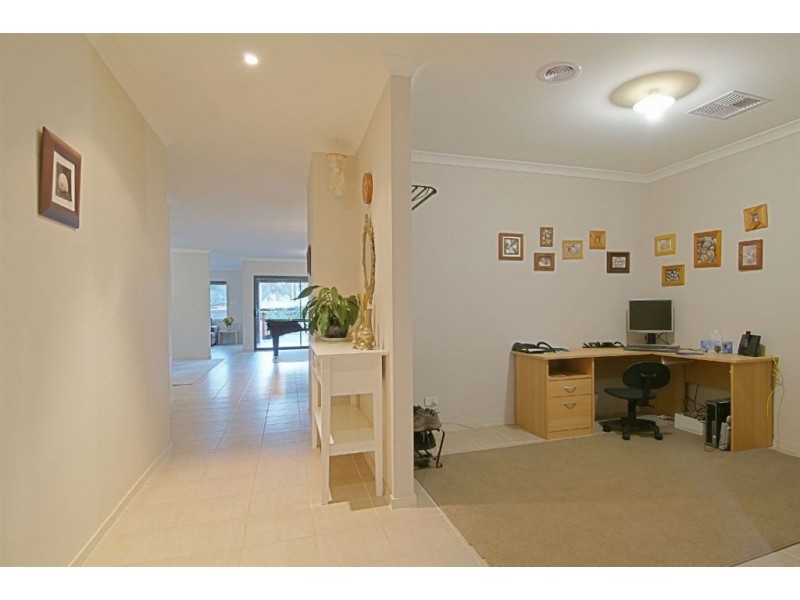 69 First ave, Cockatoo VIC 3781