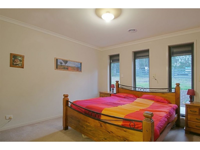 69 First ave, Cockatoo VIC 3781