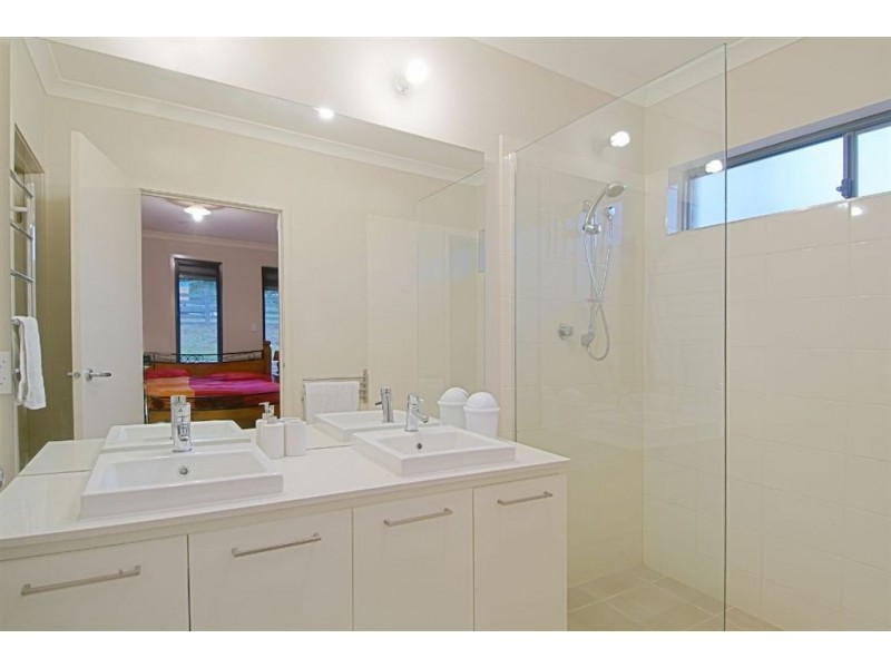 69 First ave, Cockatoo VIC 3781