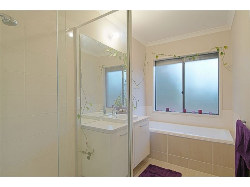 69 First ave, Cockatoo VIC 3781