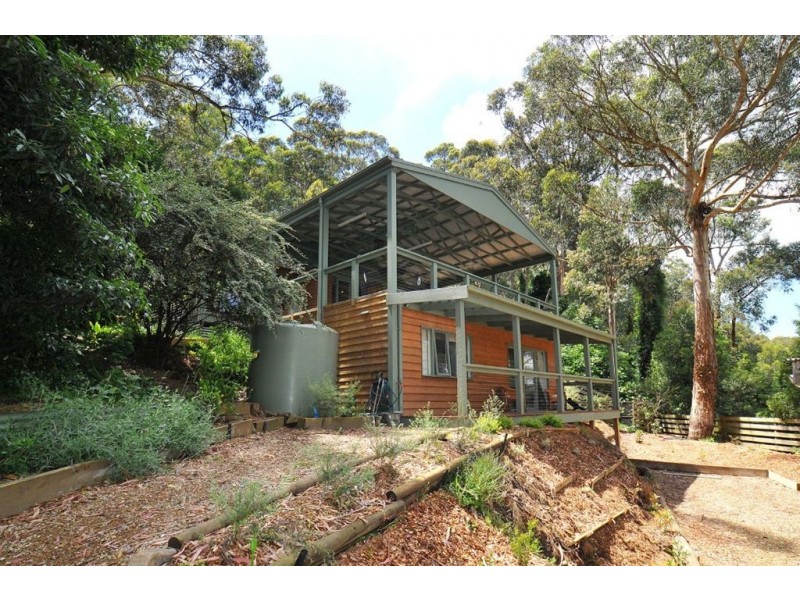 8 Lacey Street, Selby VIC 3159