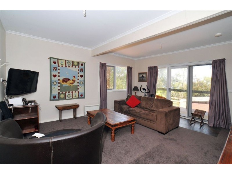 8 Lacey Street, Selby VIC 3159