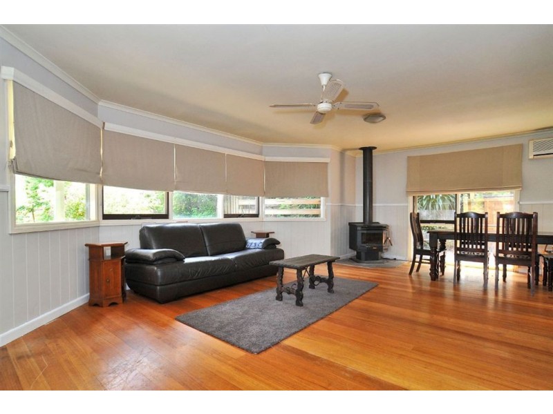 8 Lacey Street, Selby VIC 3159