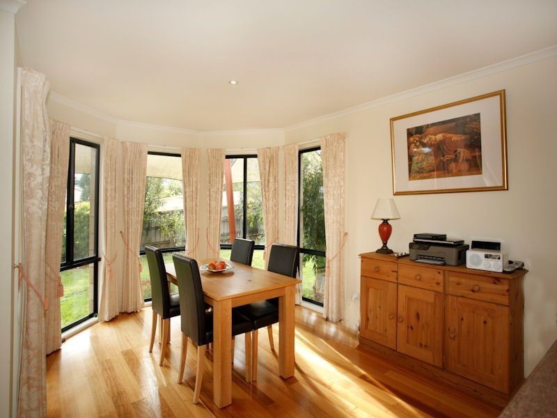 4 Logan Place, Berwick VIC 3806