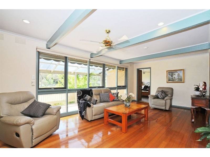 8 Chalmers Grove, Upper Ferntree Gully VIC 3156