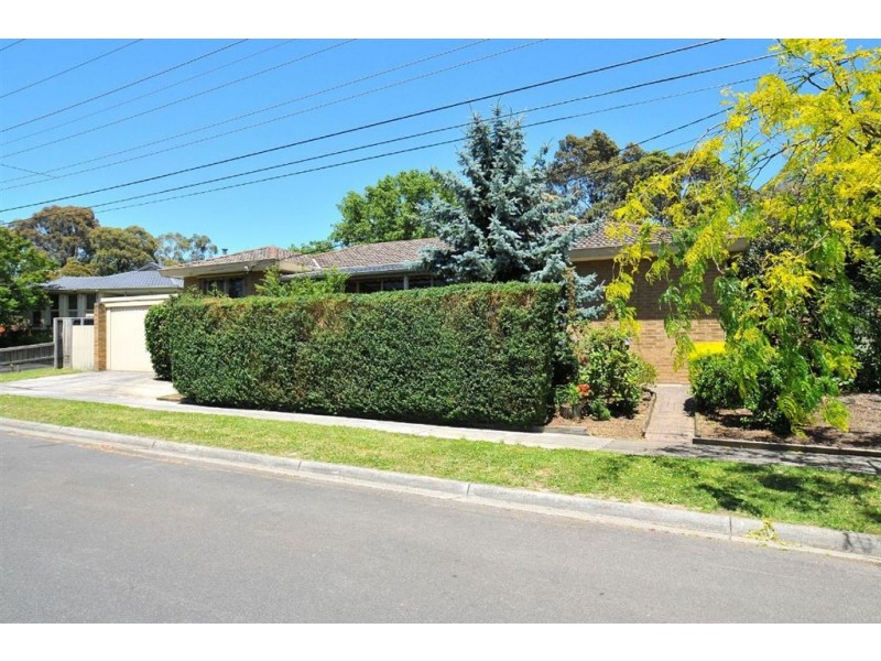 8 Chalmers Grove, Upper Ferntree Gully VIC 3156