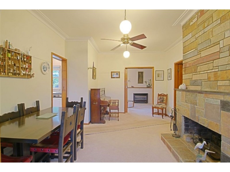 64 Boundary Road, Narre Warren East VIC 3804