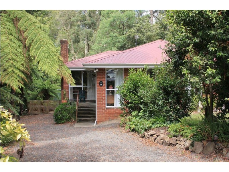 18 Old Monbulk Rd, Belgrave VIC 3160