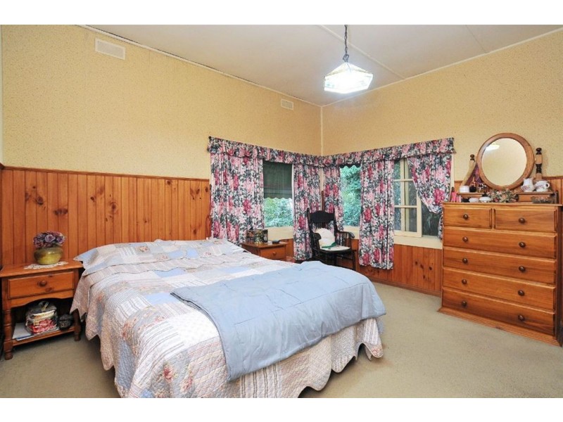 56 Kooringal Rd, Upwey VIC 3158