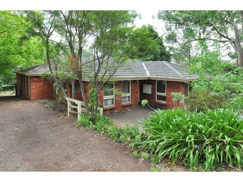 23 Glenfern Ave, Upwey VIC 3158