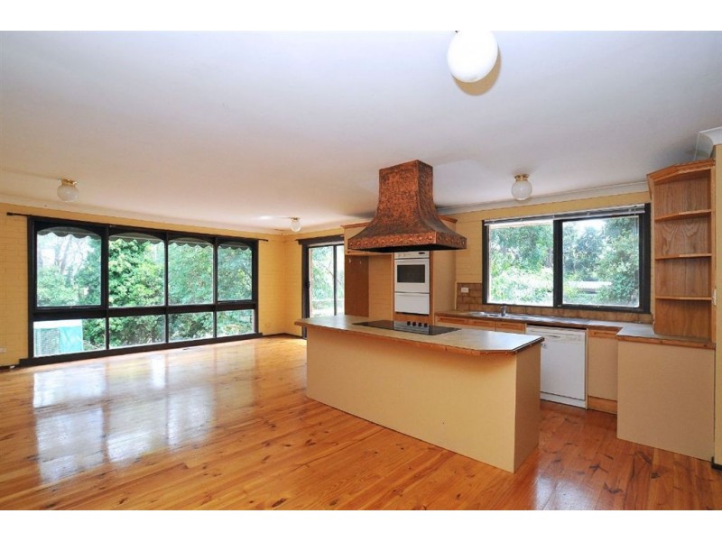 23 Glenfern Ave, Upwey VIC 3158