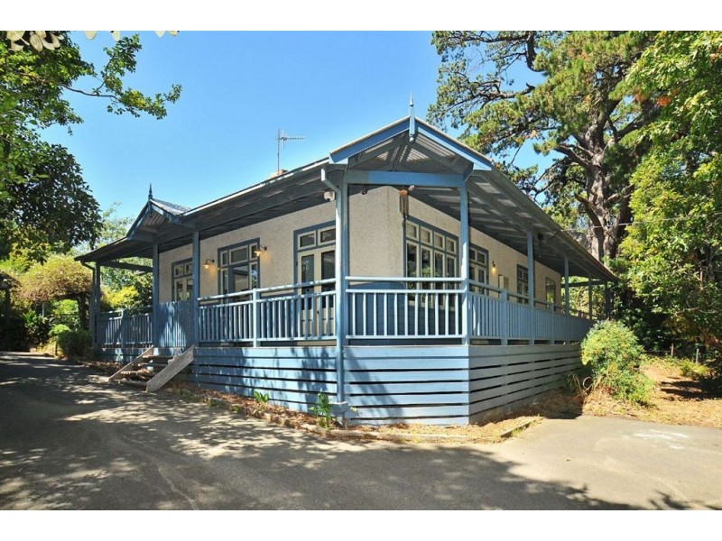 30 Birdwood Ave, Upwey VIC 3158