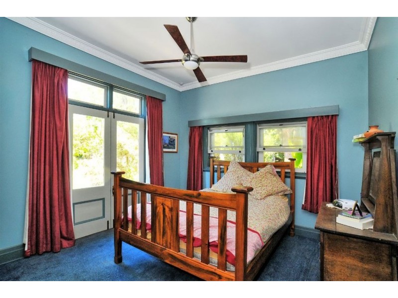 30 Birdwood Ave, Upwey VIC 3158