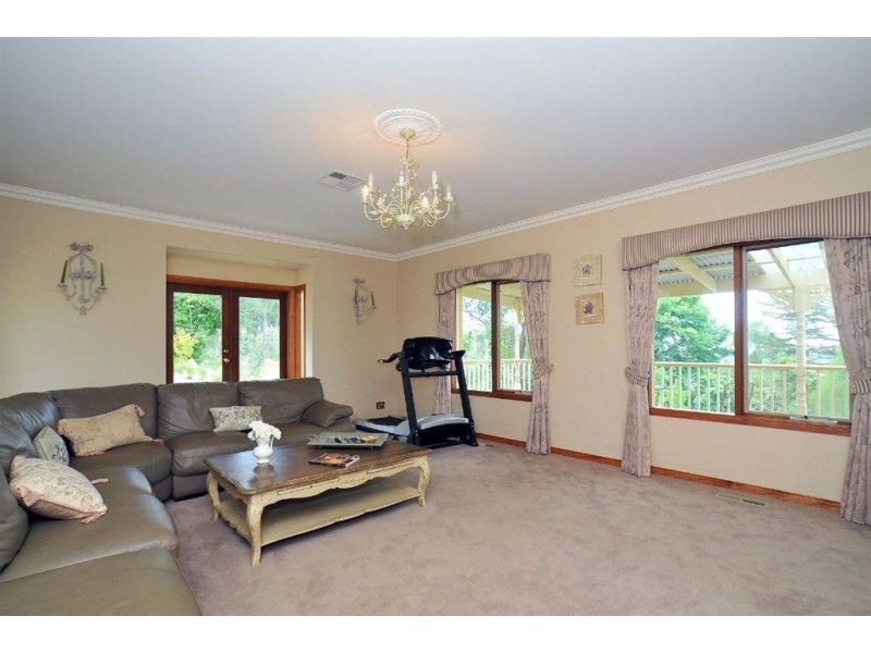 21 Wattle Ave, Belgrave VIC 3160