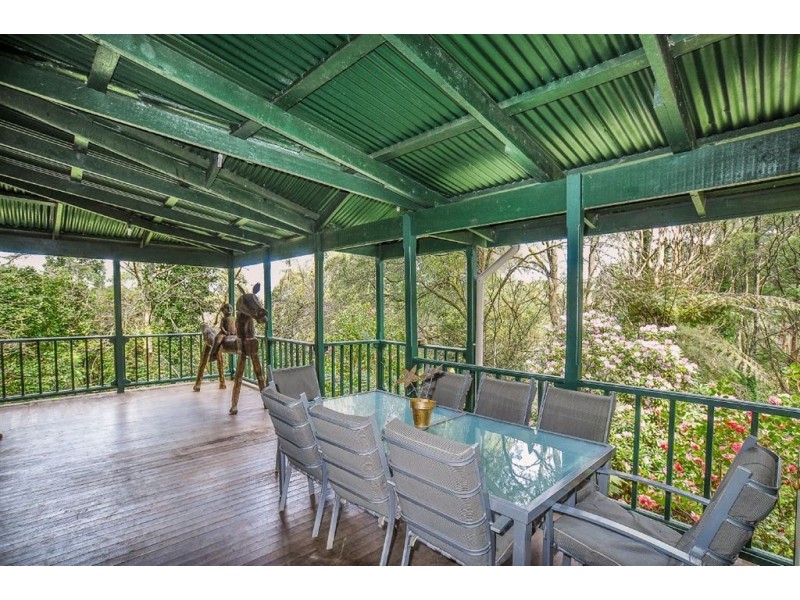 10 Lennox Grove, Sassafras VIC 3787