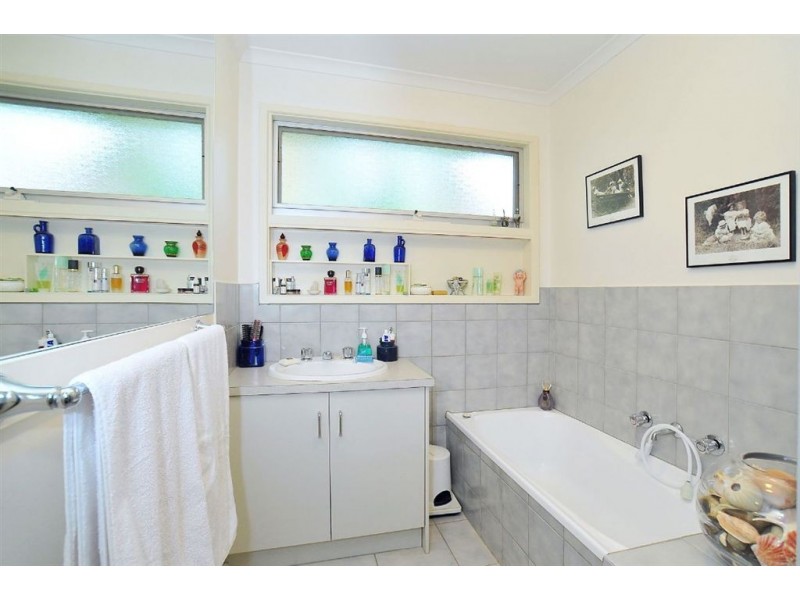 2/3 Frame Avenue, Tecoma VIC 3160