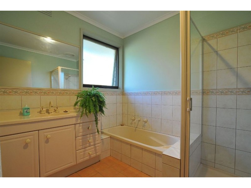 2 Briar Street, Boronia VIC 3155