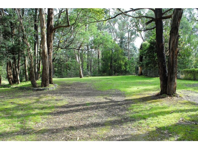 214 Courtneys Road, Belgrave South VIC 3160