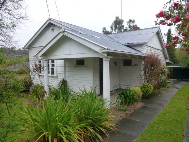 7 Talaskia Road, Upper Ferntree Gully VIC 3156
