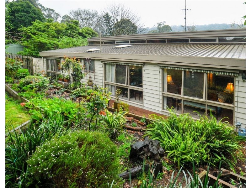 2 Pauline Avenue, Tecoma VIC 3160