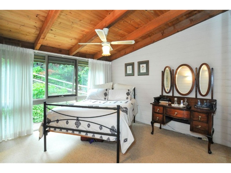 2 Pauline Avenue, Tecoma VIC 3160