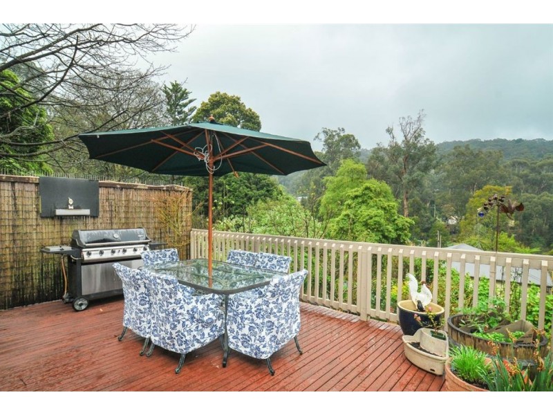 2 Pauline Avenue, Tecoma VIC 3160