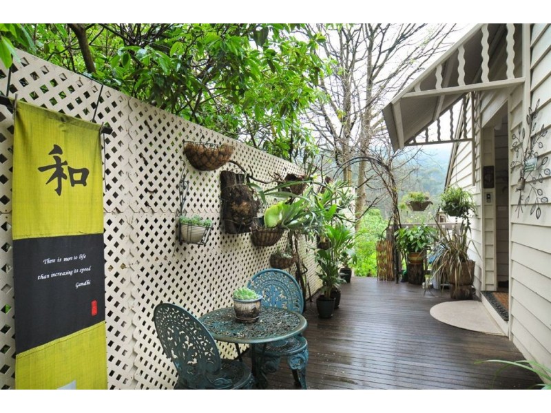 2 Pauline Avenue, Tecoma VIC 3160