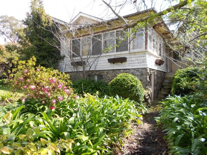 8 Mahony Street, Upwey VIC 3158