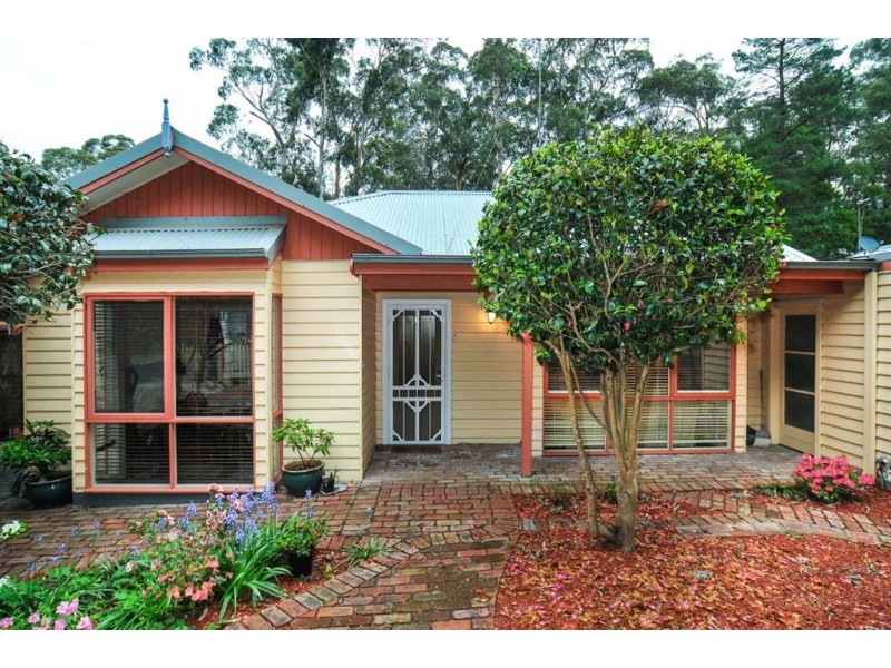32 Hazel Grove, Tecoma VIC 3160