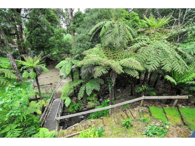 32 Hazel Grove, Tecoma VIC 3160