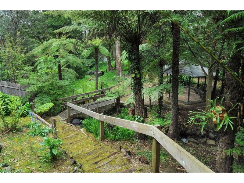 32 Hazel Grove, Tecoma VIC 3160