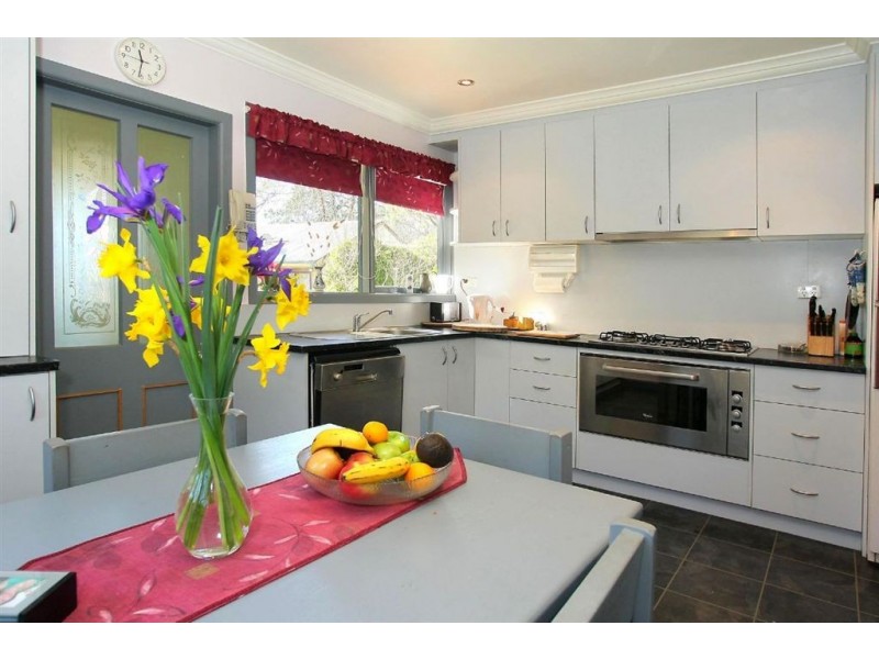 13 Deans Rd, Upwey VIC 3158