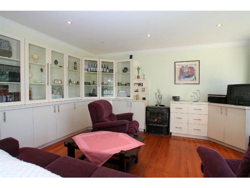 13 Deans Rd, Upwey VIC 3158