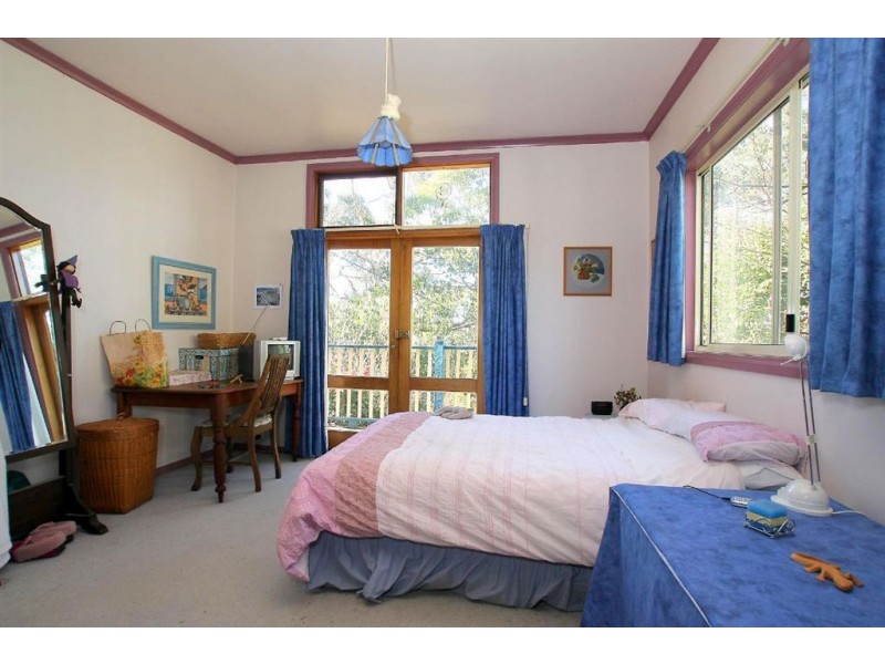 13 Deans Rd, Upwey VIC 3158