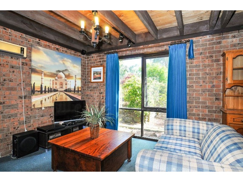 1 Collier Avenue, Tecoma VIC 3160