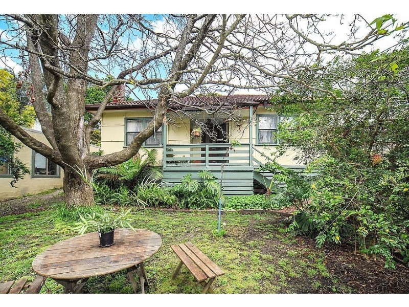 42 Ferny Creek Avenue, Upper Ferntree Gully VIC 3156