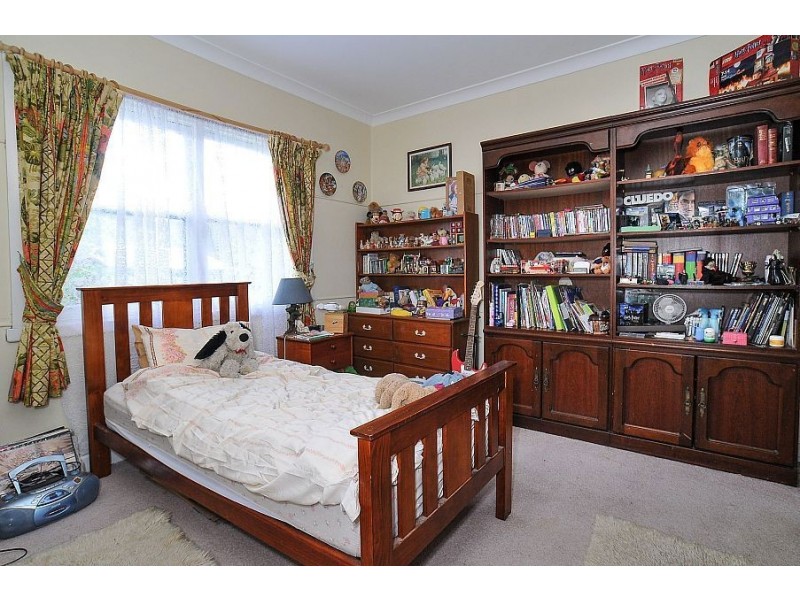 42 Ferny Creek Avenue, Upper Ferntree Gully VIC 3156