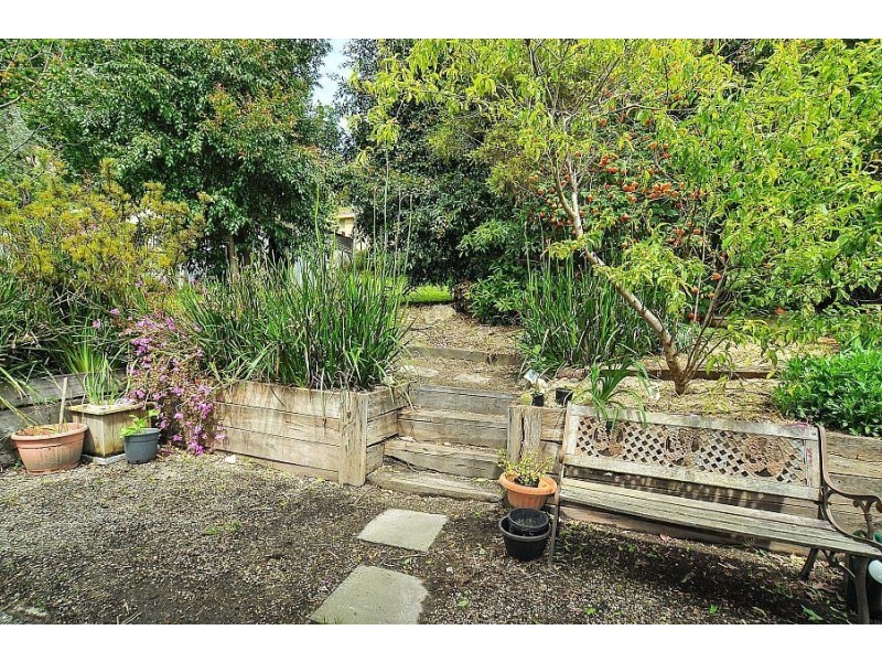 42 Ferny Creek Avenue, Upper Ferntree Gully VIC 3156