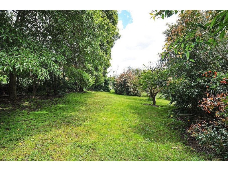 42 Ferny Creek Avenue, Upper Ferntree Gully VIC 3156