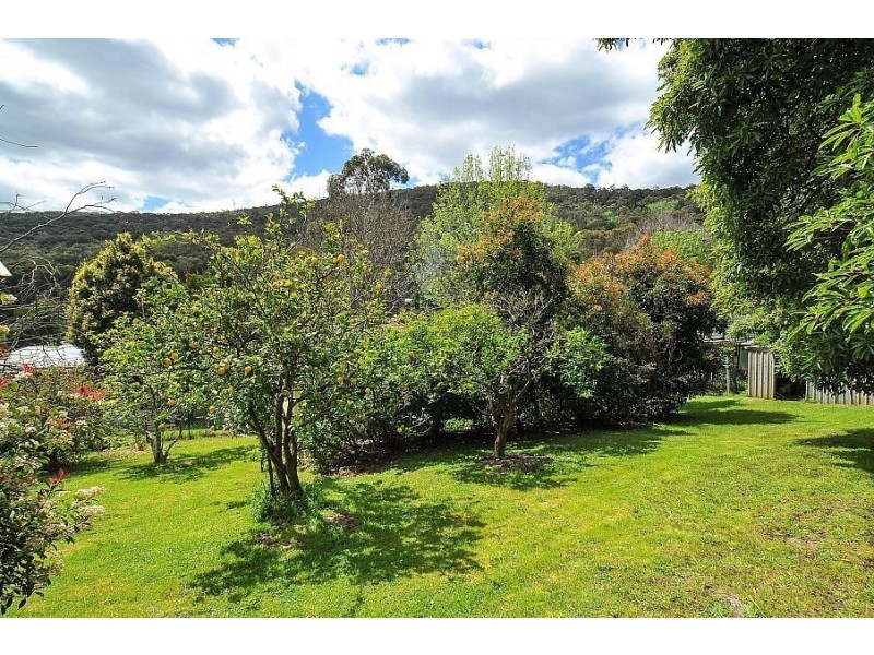 42 Ferny Creek Avenue, Upper Ferntree Gully VIC 3156