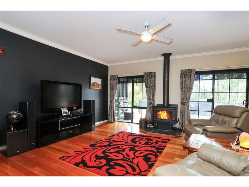 4 Janesdell Avenue, Ferny Creek VIC 3786