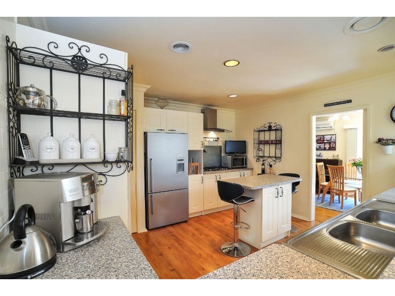 7 Batesleigh Road, Selby VIC 3159