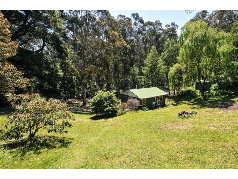 7 Batesleigh Road, Selby VIC 3159