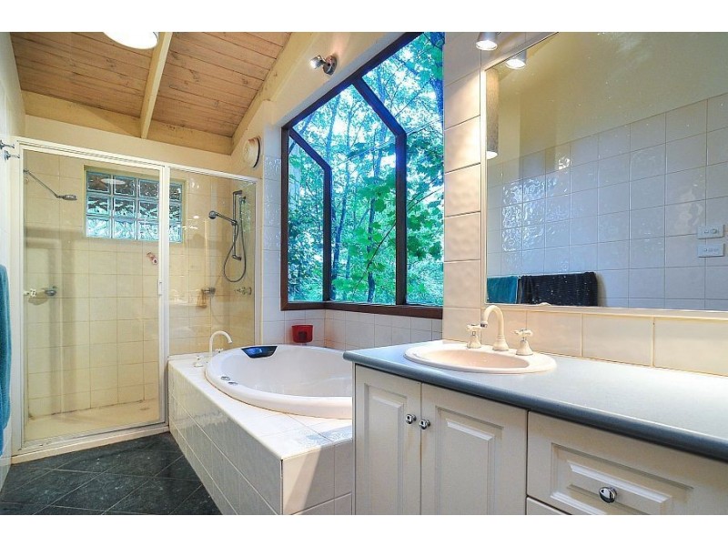 1 Hakea Street, Tecoma VIC 3160